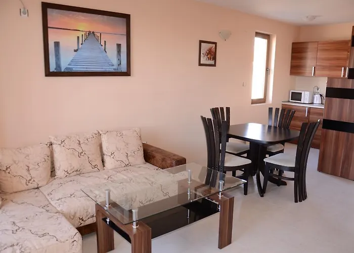 Lägenhet In Complex Chateau Nessebar Sveti Vlas